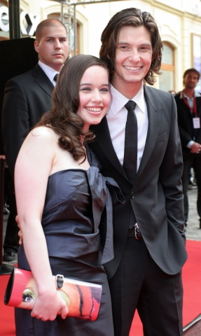 Anna Popplewell y Ben Barnes