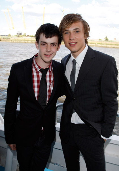 William Moseley y Skandar Keynes