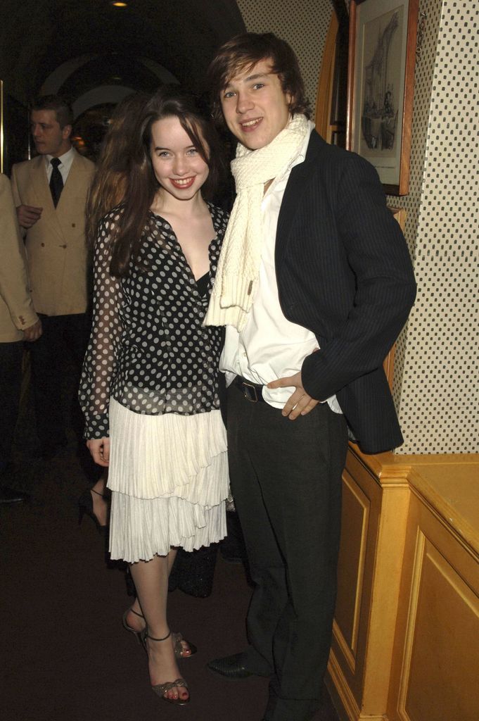 Anna Popplewell & William Moseley