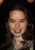 Anna Popplewell con ropa floreada