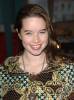 Anna Popplewell con ropa floreada